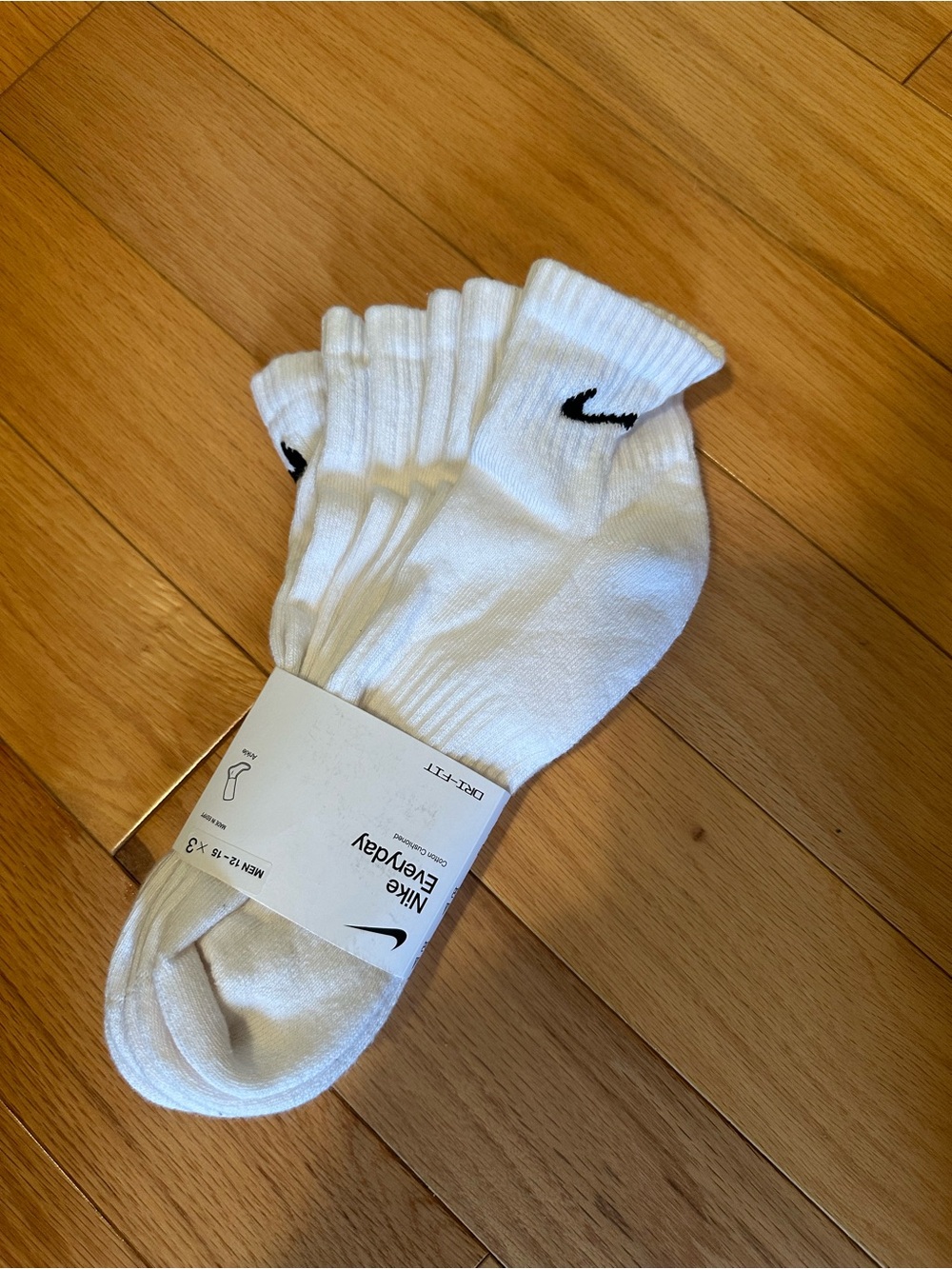 Extended Size Nike White Everyday Socks